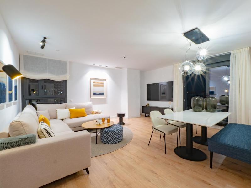 Cubo's Luxury Urban Sky Apartment 12 - image 15