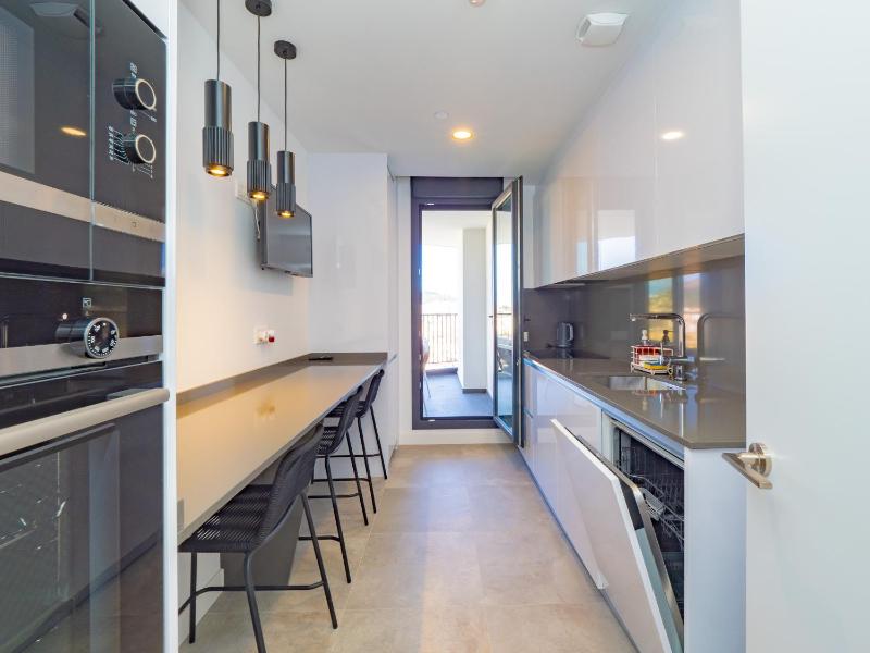 Cubo's Luxury Urban Sky Apartment 12 - image 14
