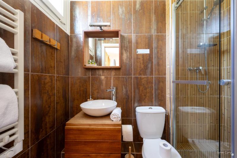 Double Room with Sea View image 4