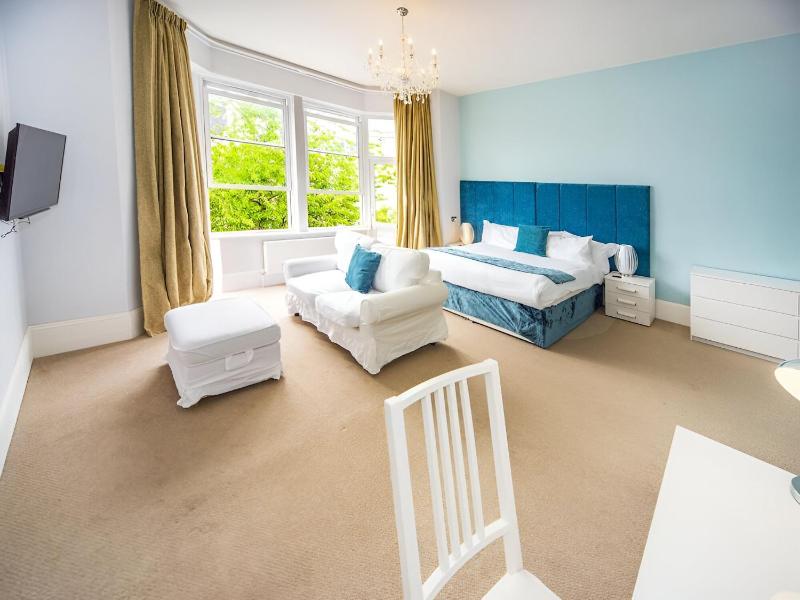Crofton House Hotel - image 2
