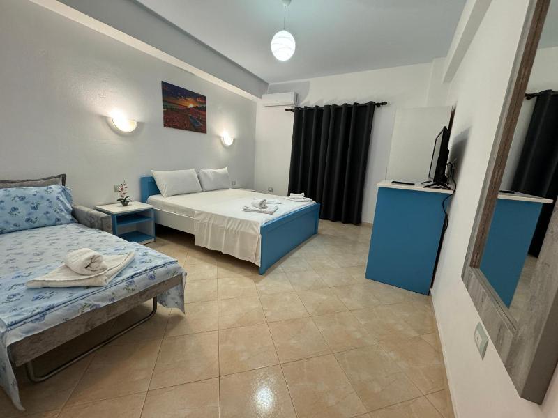 Deluxe Triple Room with Sea View image 4