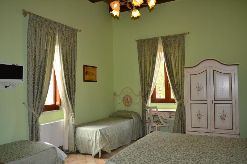 Quadruple Room image 3