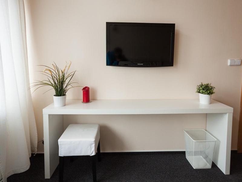 Double Room with Private Bathroom image 2