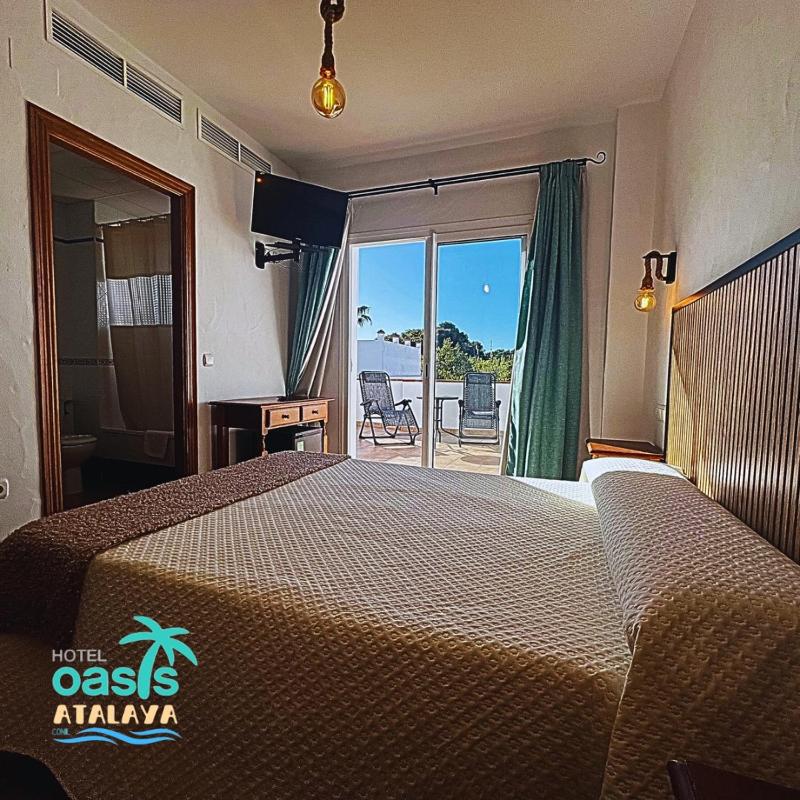 Double Room with Terrace image 4