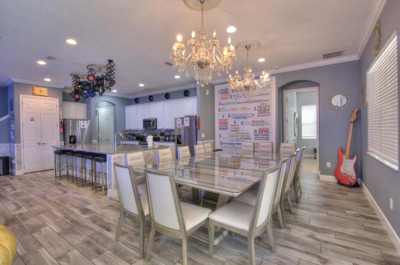 Beyond Imagination 14 Bedroom Dream Getaway - image 11