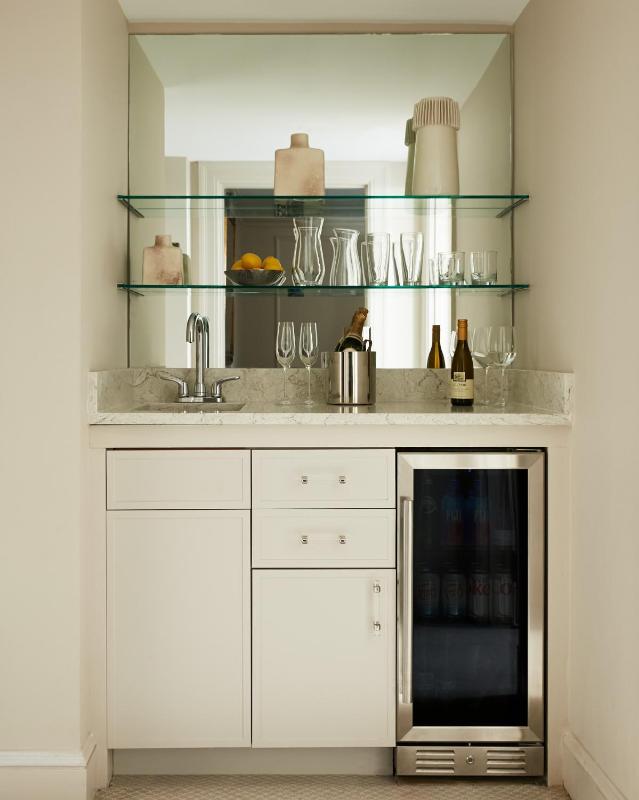 The Eliot Hotel - image 7