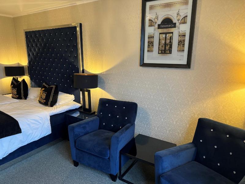 Superior Double or Twin Room image 2