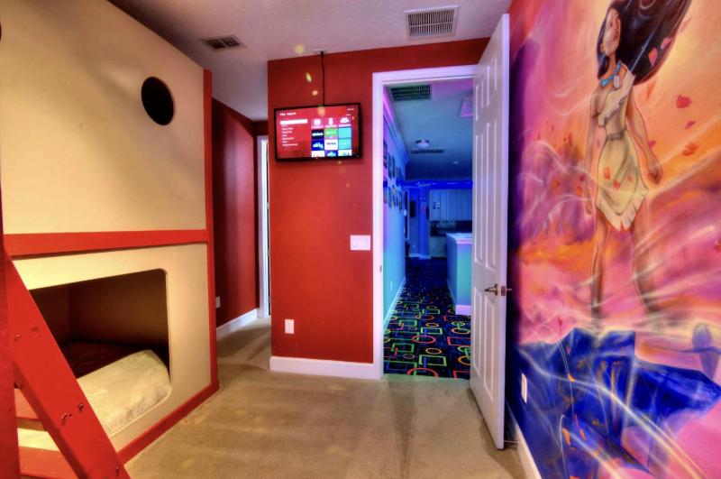 Luxury Infinity & Bowling Villa 14BD Theater Games Pool & Spa - image 11