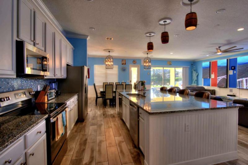 Luxury Infinity & Bowling Villa 14BD Theater Games Pool & Spa - image 3