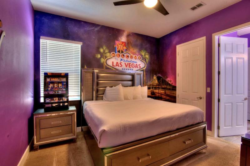 Luxury Infinity & Bowling Villa 14BD Theater Games Pool & Spa - image 39