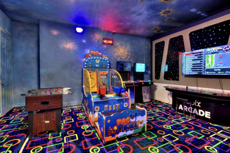 Luxury Infinity & Bowling Villa 14BD Theater Games Pool & Spa - image 32