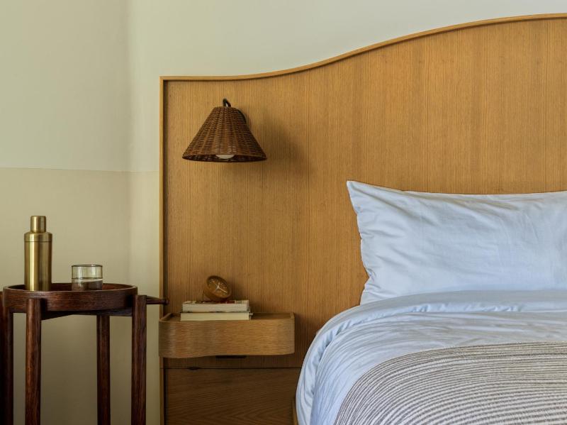 King Room with Ocean View image 3