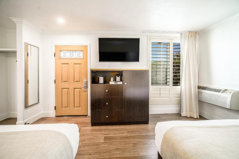 Little Inn By The Bay Newport Beach Hotel - image 13