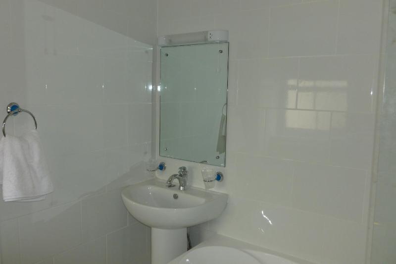 Executive Two-Bedroom Apartment image 4