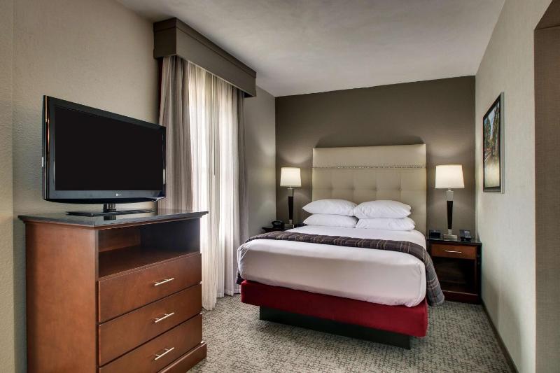 Queen Room with Sofa Bed and Kitchenette image 3