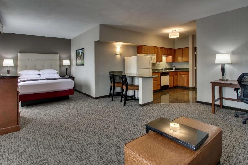Queen Room with Sofa Bed and Kitchenette image 4