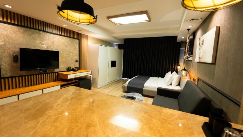 Standart Room with City View image 3