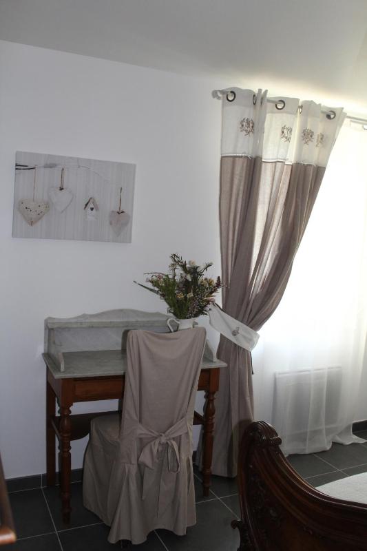Double Room with Mountain View image 3