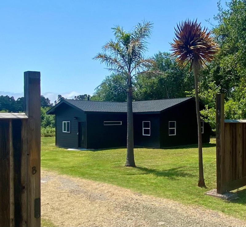 The Nook, Private Beach House Images