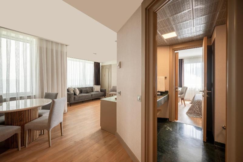Junior Suite image 1