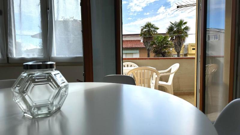 M095 - Marcelli, trilocale ristrutturato a 100 m dal mare Images