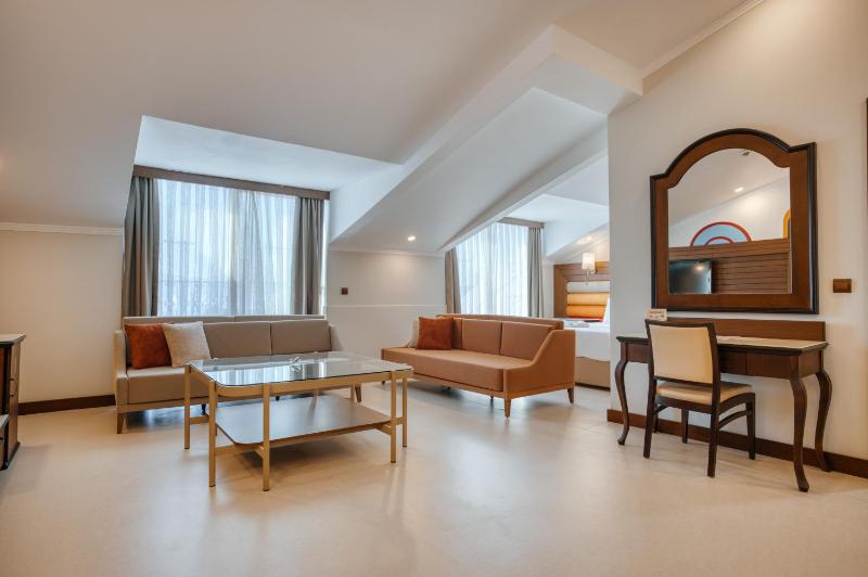 Terrace Suite City View image 2