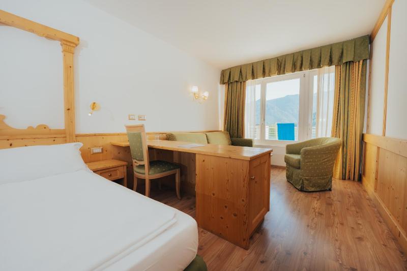 Executive Double Room image 4