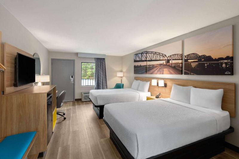 Two Double Beds - Non-Smoking image 4