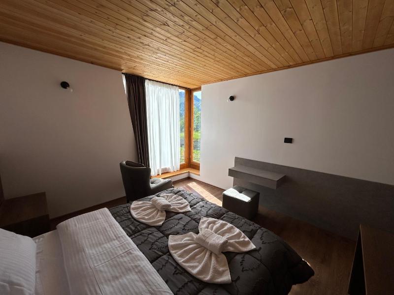 Deluxe Double Room image 3