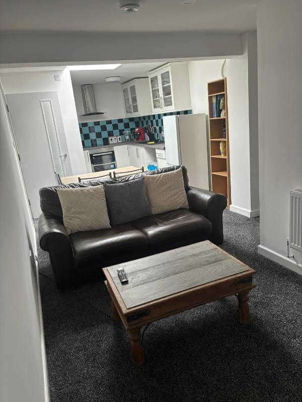 Two-Bedroom Deluxe Apartment image 2