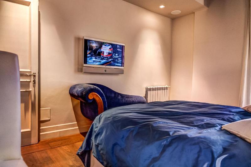 Deluxe Double Room image 3