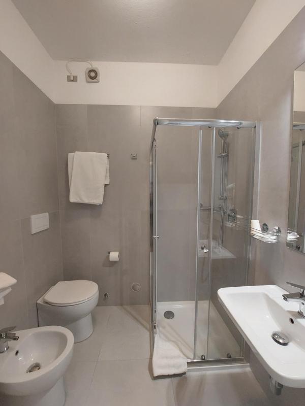 Double or Twin Room with Sea View image 3