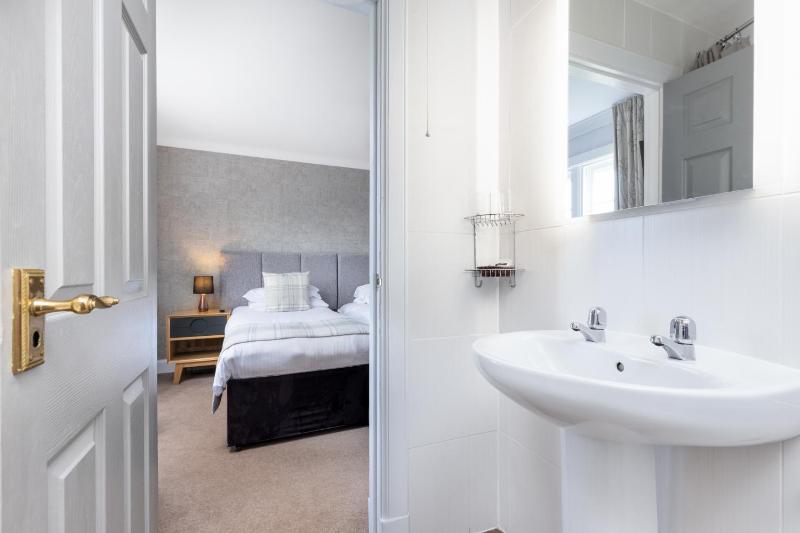 Garden Double or Twin Room (Not Dog-Friendly) image 2