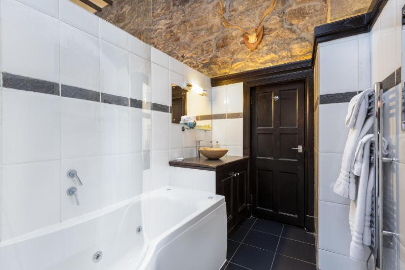 Deluxe Double Room (Not Dog-Friendly) image 1