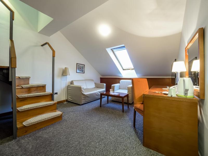 Superior Double Room image 4