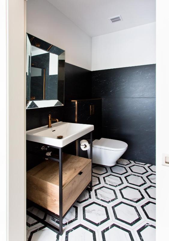 Deluxe Double Room image 3