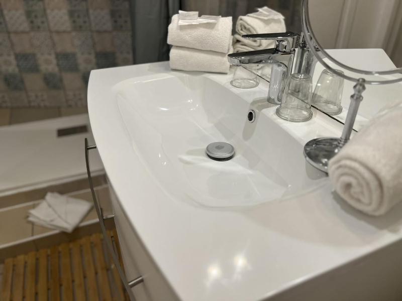 Quadruple Room image 3