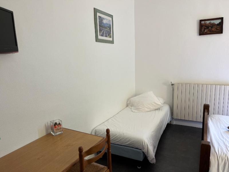 Large Double Room image 4