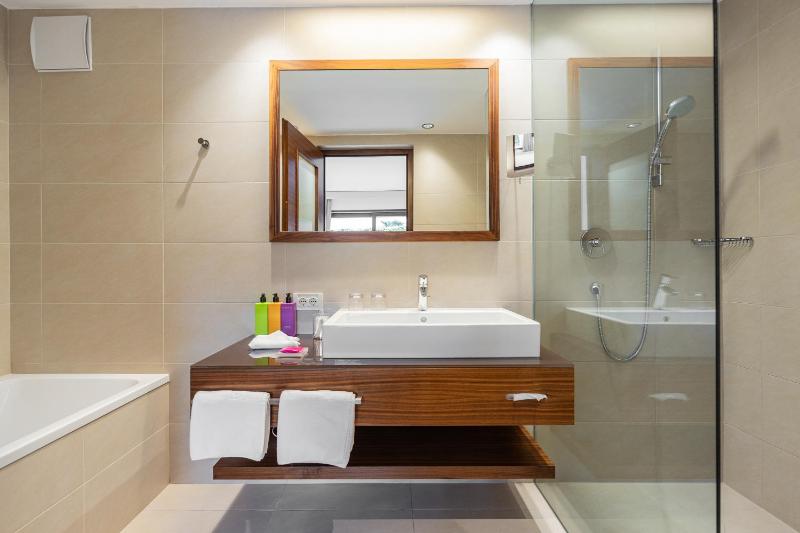 Two-Bedroom Suite image 2