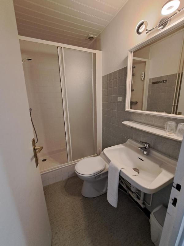 Double Room with Balcony image 3