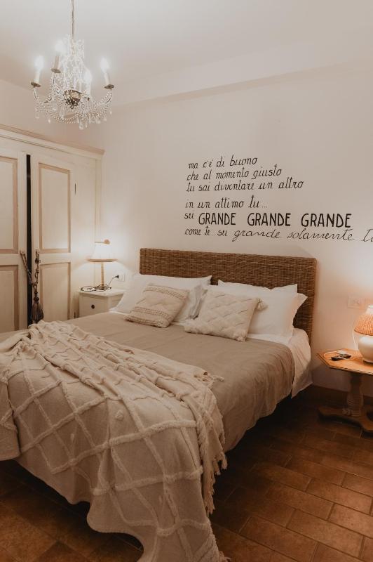 Superior Double Room - Non Smoking image 3