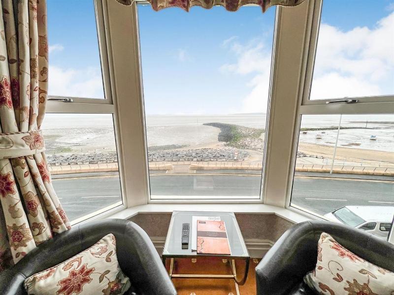 Premium Double Room with Sea View - Second Floor image 3
