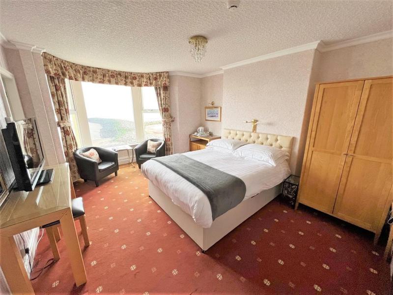 Premium Double Room with Sea View - Second Floor image 4