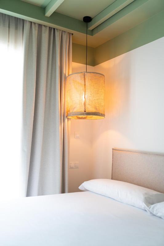 Economy Double Room image 4