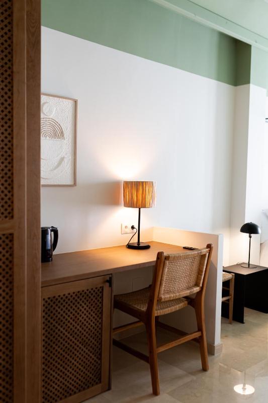 Double Room with Balcony image 1