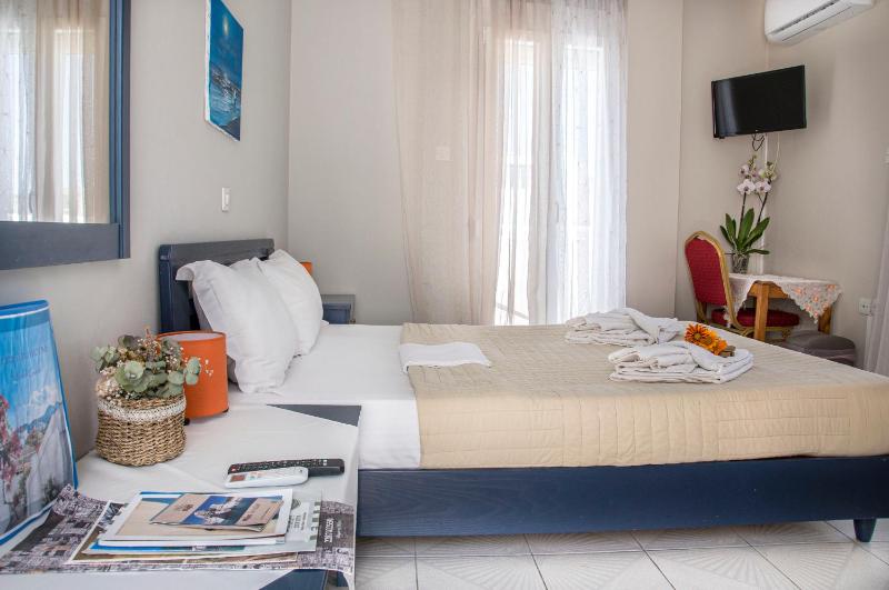 Double Room with Balcony image 1