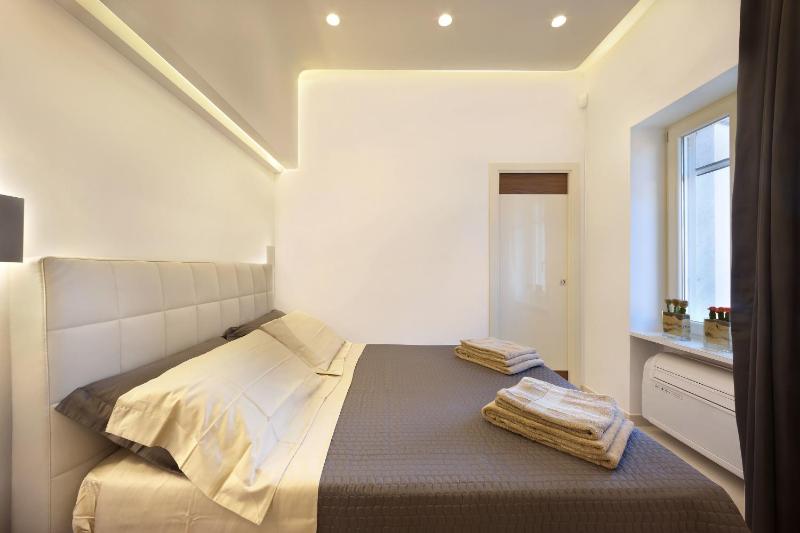 Estate4home - Surreo Luxury Apartment - image 4