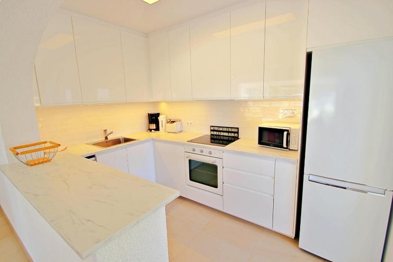 Alldo - hill side with private pool in Moraira - image 27