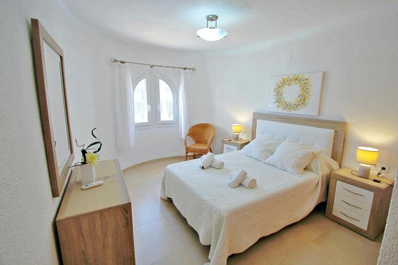 Alldo - hill side with private pool in Moraira - image 16