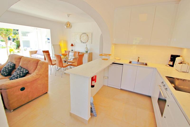 Alldo - hill side with private pool in Moraira - image 18